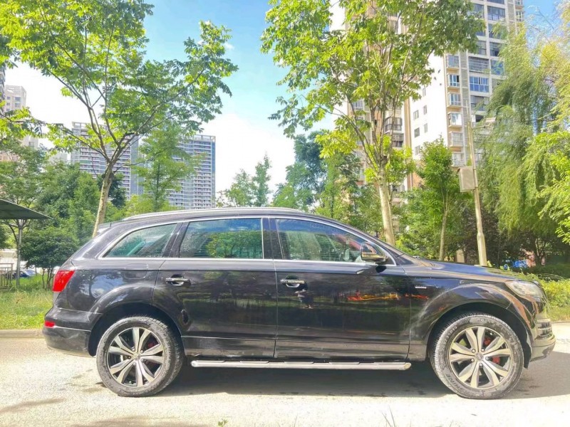 東營10年奧迪Q76