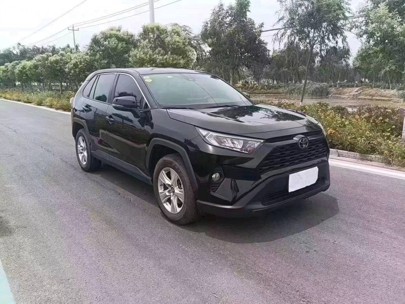 枣庄21年丰田RAV4荣放5