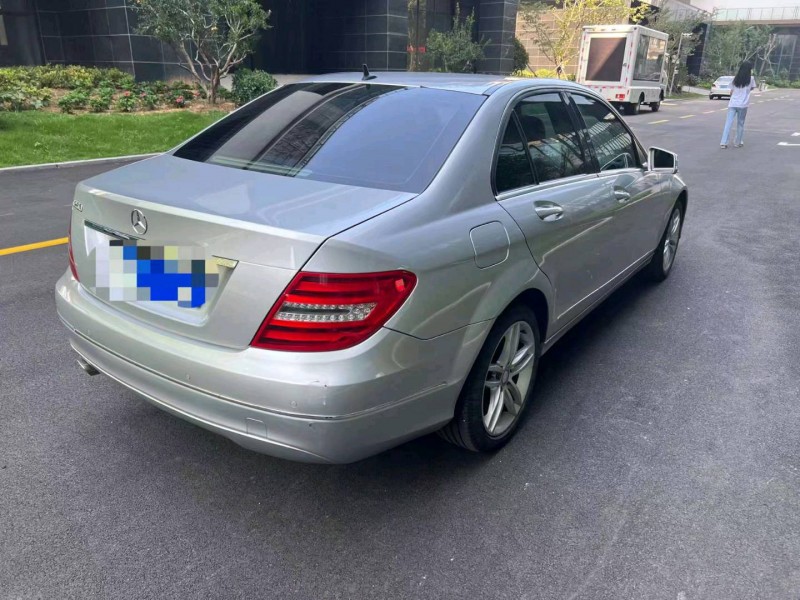 东营13年奔驰C6