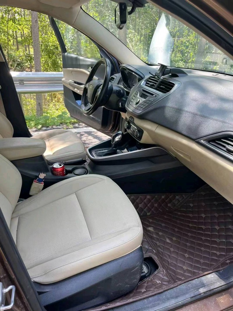 东营16年福特福睿斯7