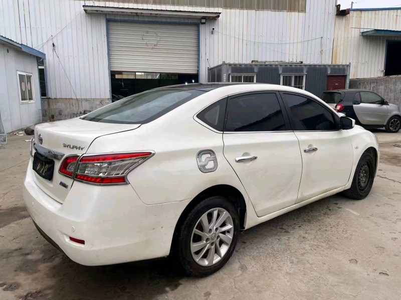 济宁15年日产轩逸2