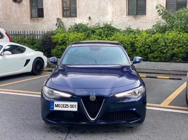 广州17年阿尔法·罗密欧Giulia1