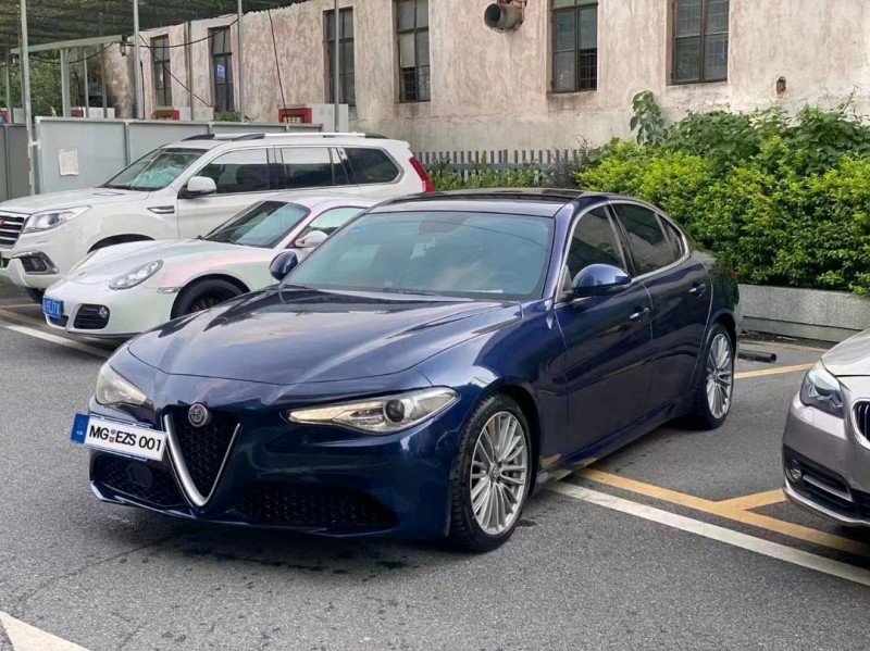 广州17年阿尔法·罗密欧Giulia3