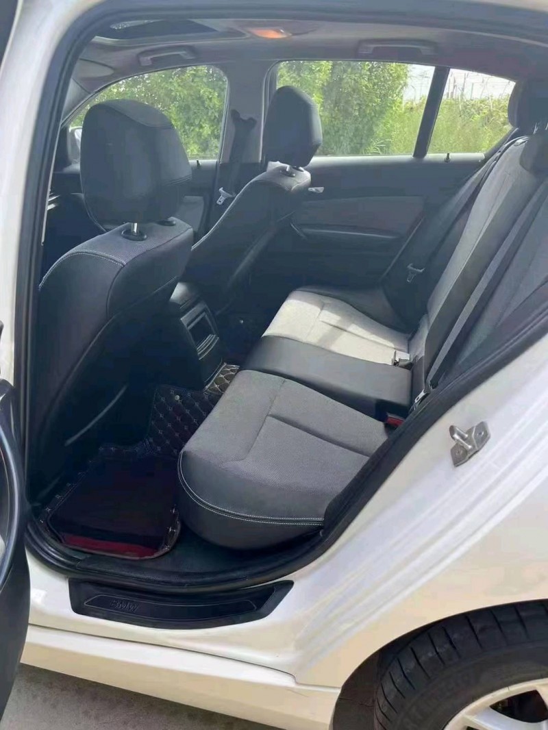 济宁15年宝马1系3