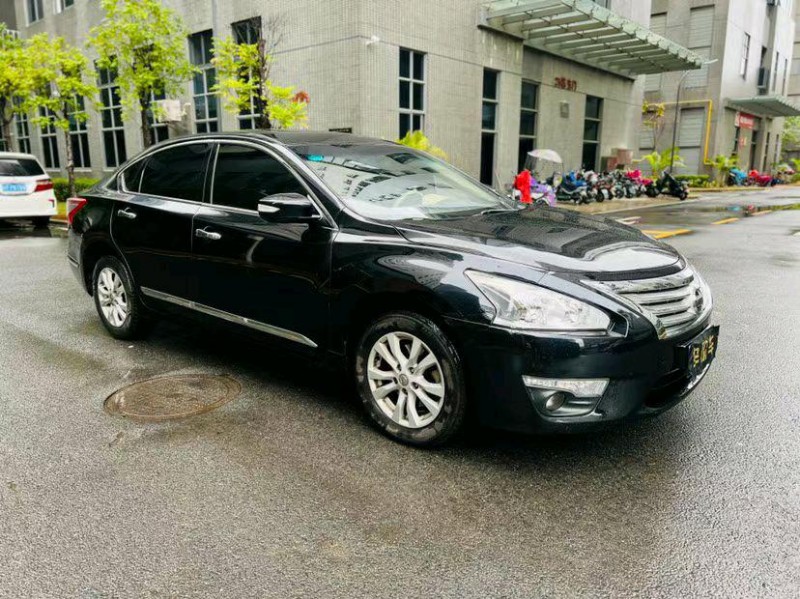 东莞15年日产天籁8