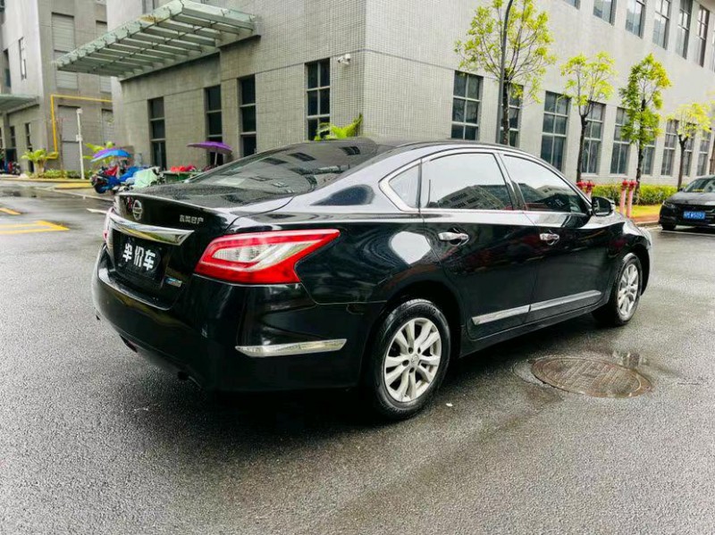 东莞15年日产天籁3