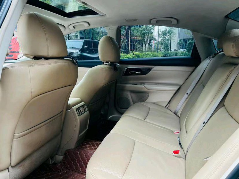 东莞15年日产天籁9