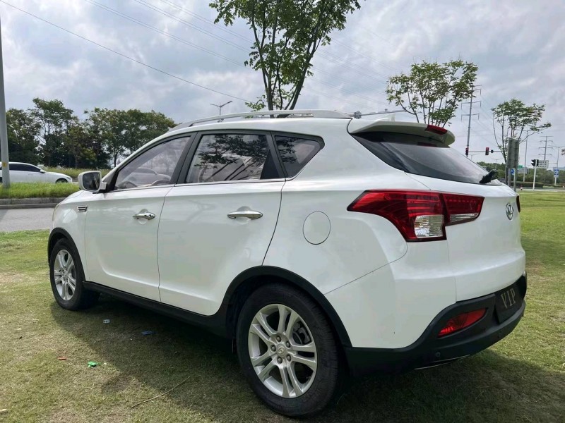 泰州18年华泰圣达菲2