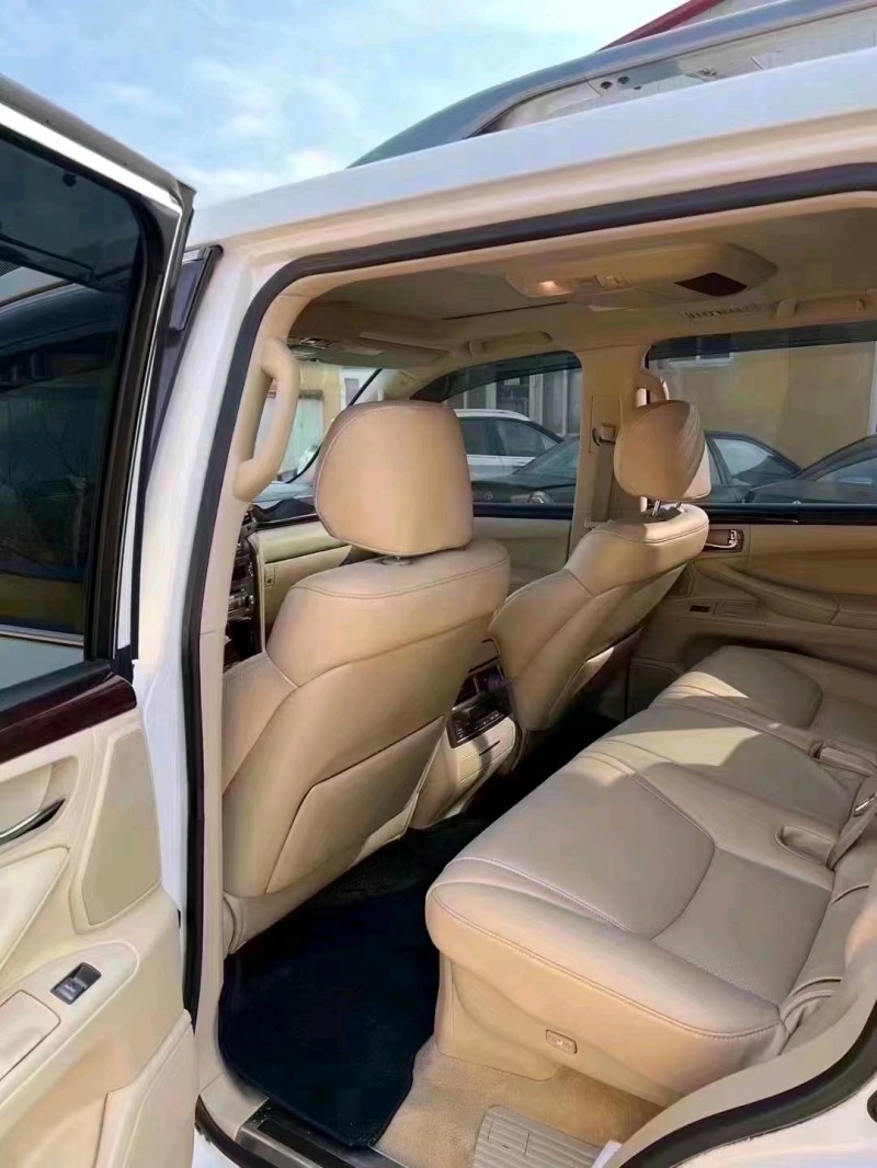 北京10年雷克萨斯LX7