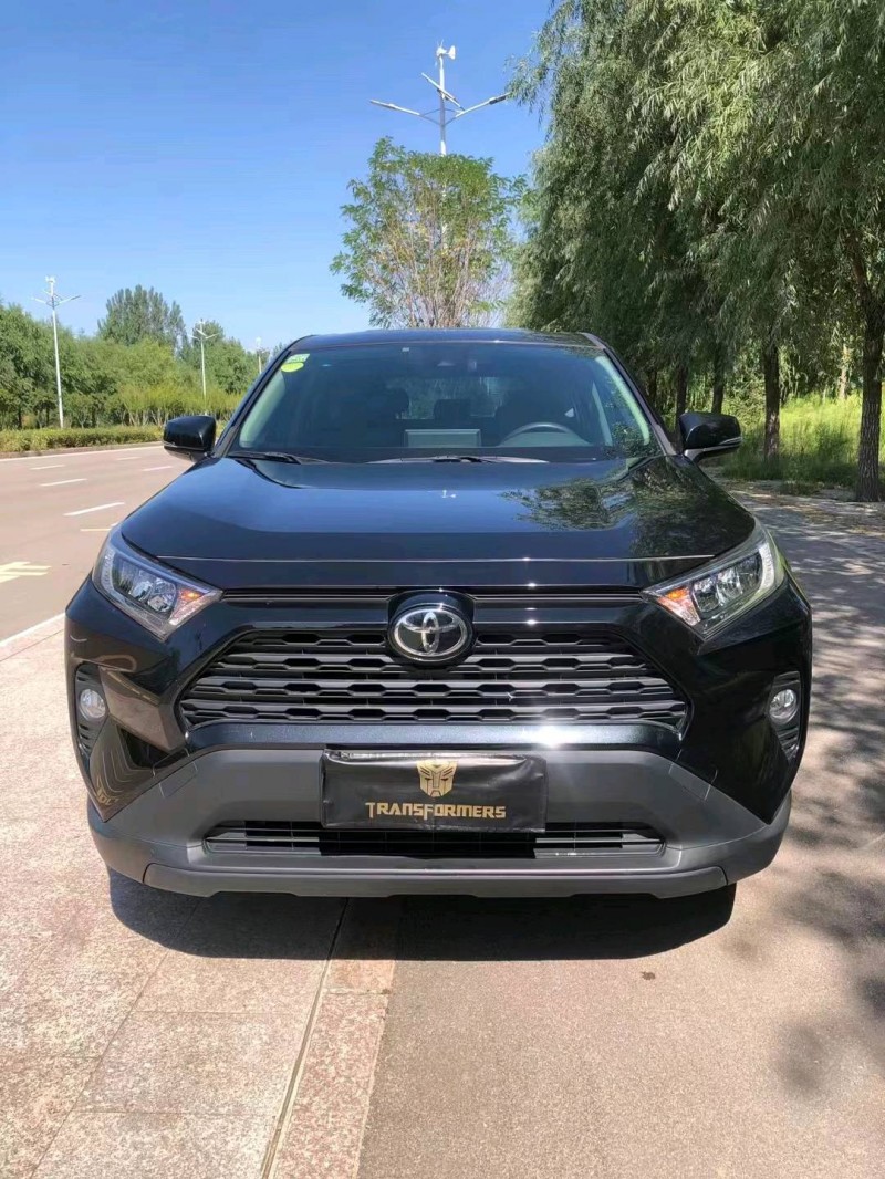 枣庄21年丰田RAV4荣放1