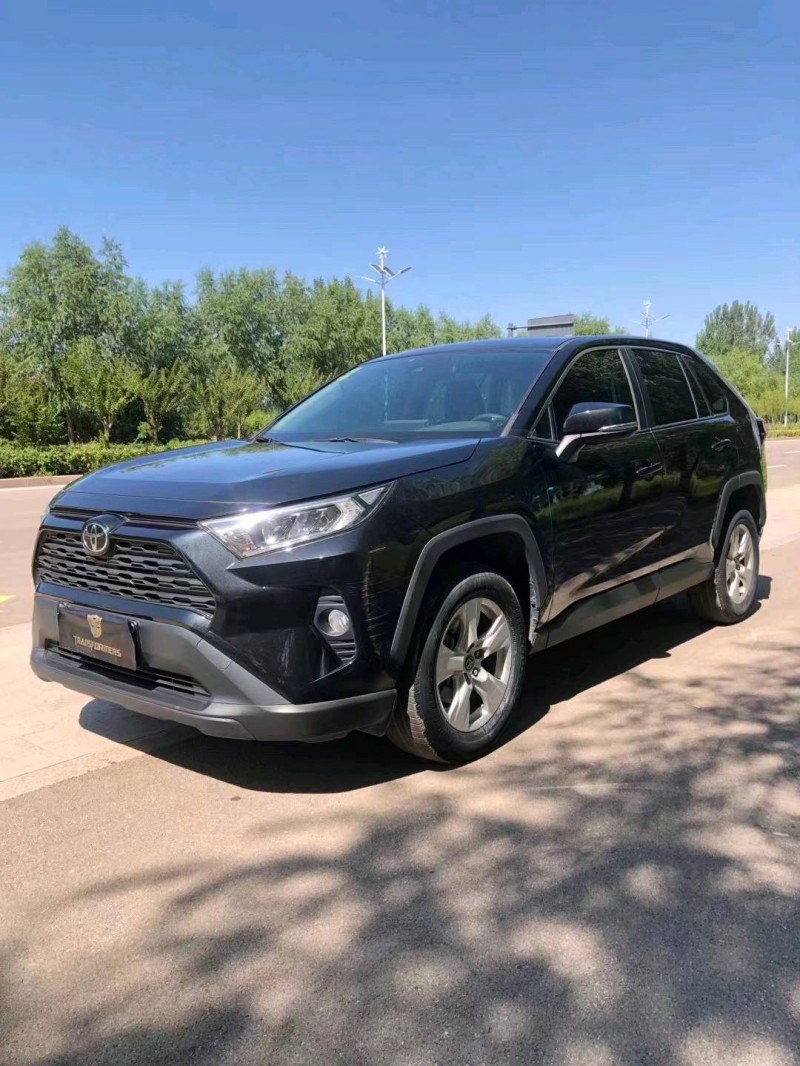枣庄21年丰田RAV4荣放2