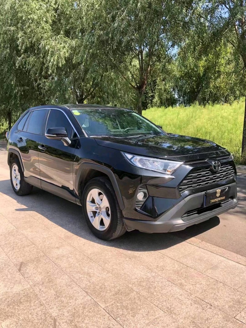 枣庄21年丰田RAV4荣放3