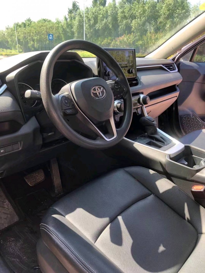 枣庄21年丰田RAV4荣放6
