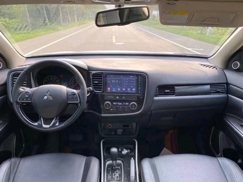 徐州18年三菱欧蓝德4