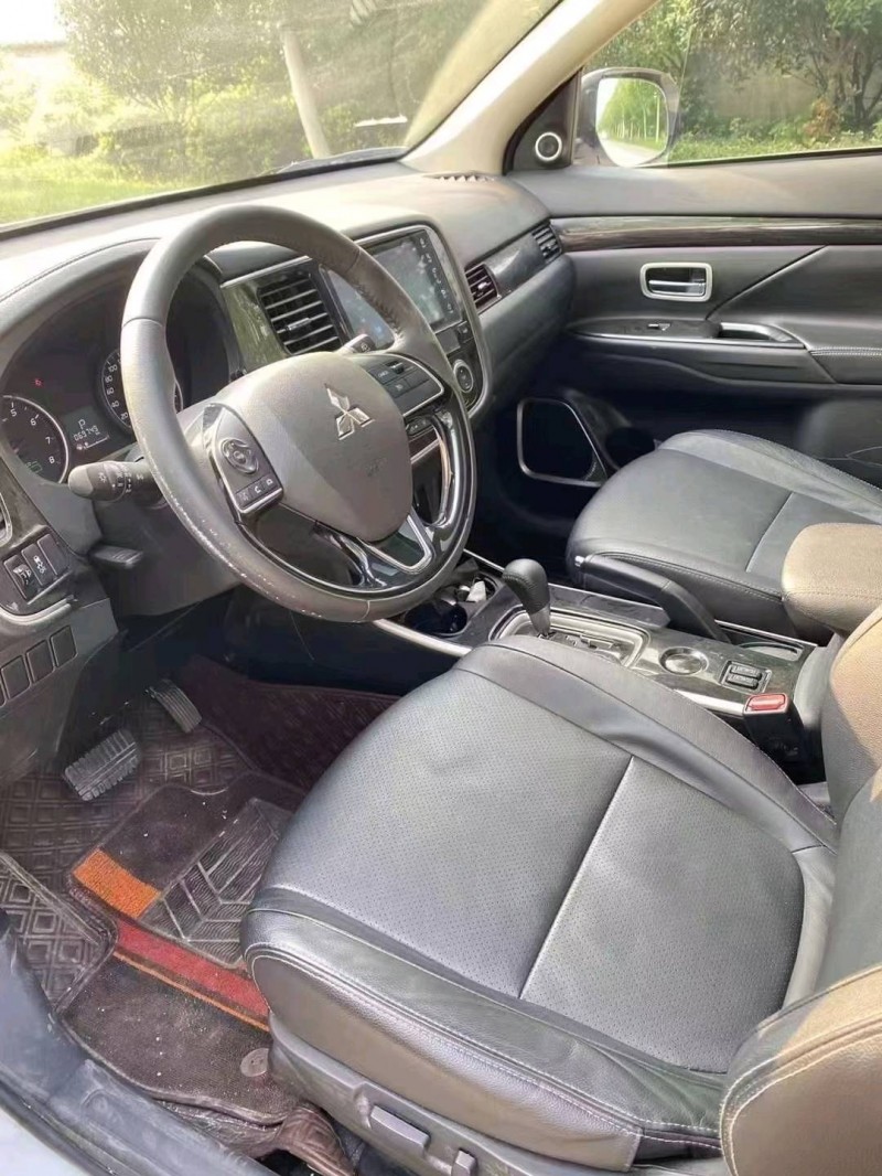 徐州18年三菱欧蓝德6