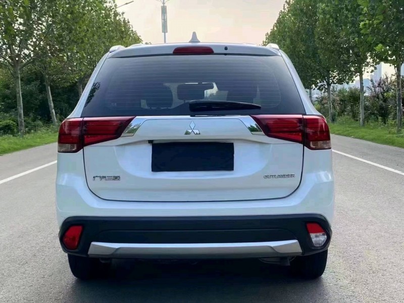 徐州18年三菱欧蓝德7