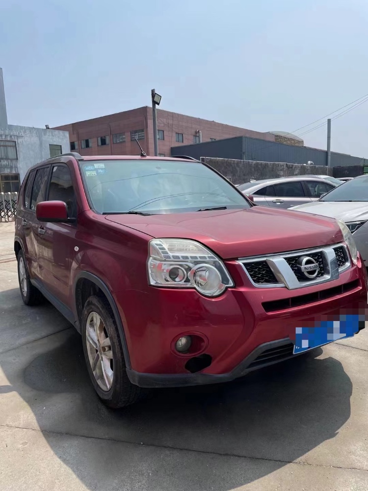 杭州13年日產奇駿5