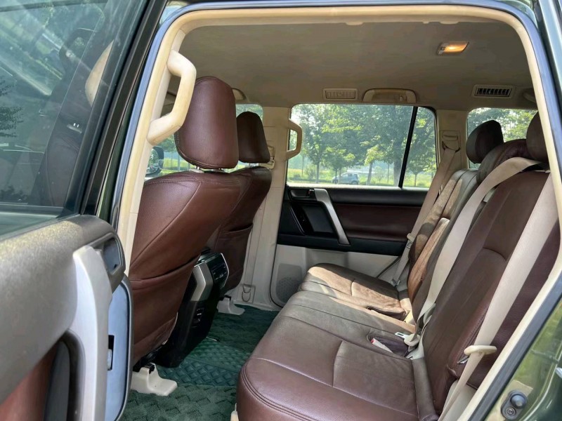 济宁12年丰田普拉多6