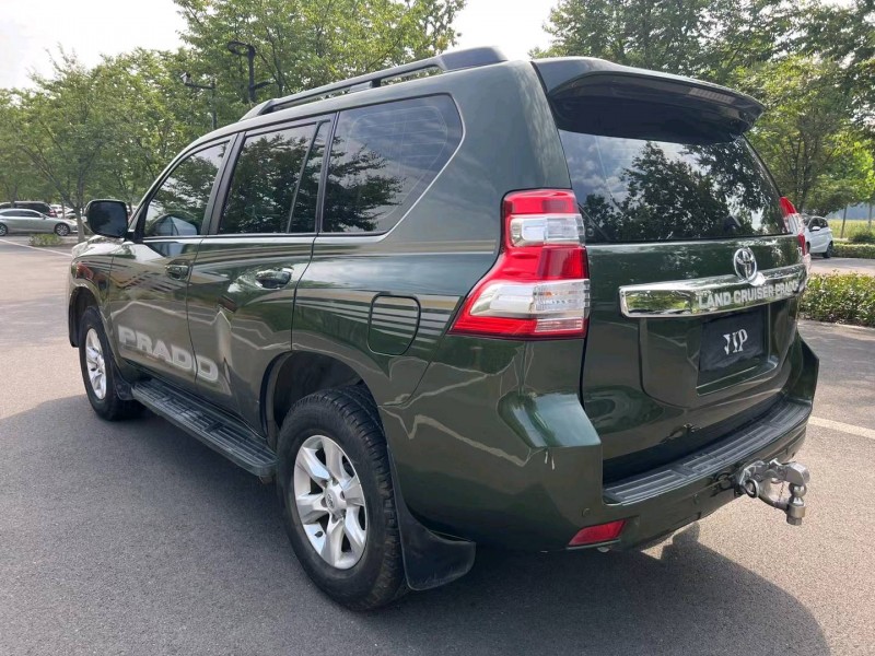 济宁12年丰田普拉多8