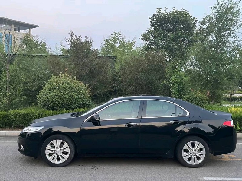 济宁14年本田思铂睿7