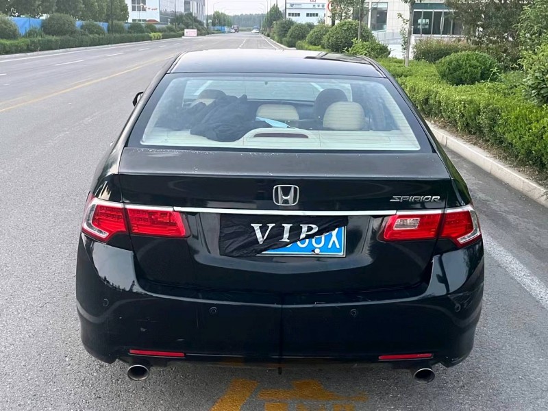 济宁14年本田思铂睿9