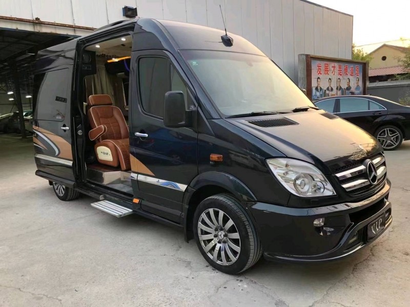 济宁14年奔驰斯宾特2