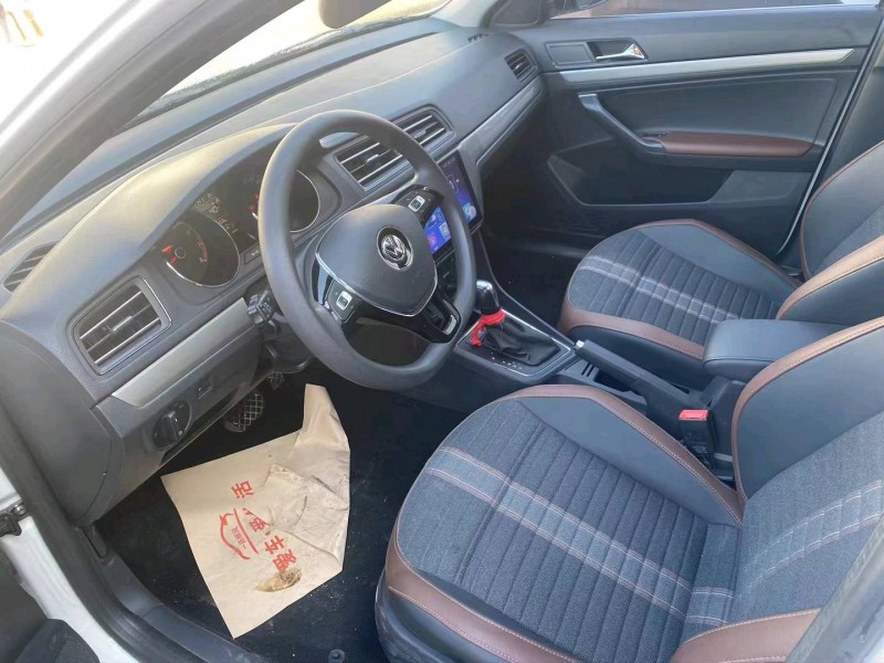 济宁20年大众朗逸4