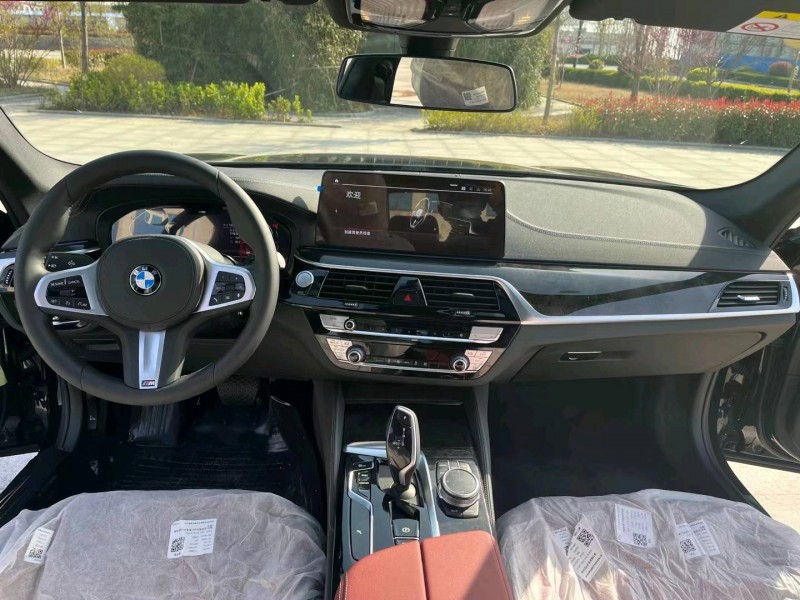 济宁22年宝马5系4