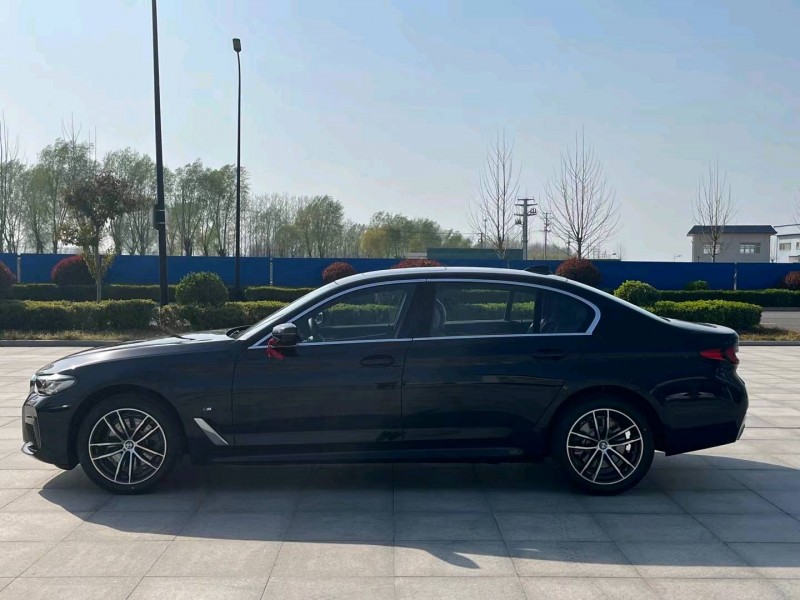 济宁22年宝马5系7