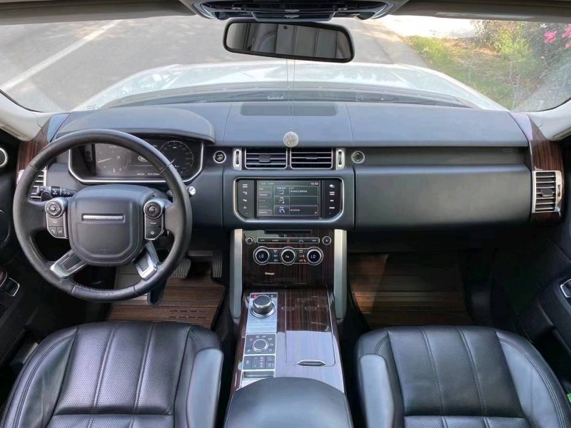 济宁14年路虎揽胜行政7