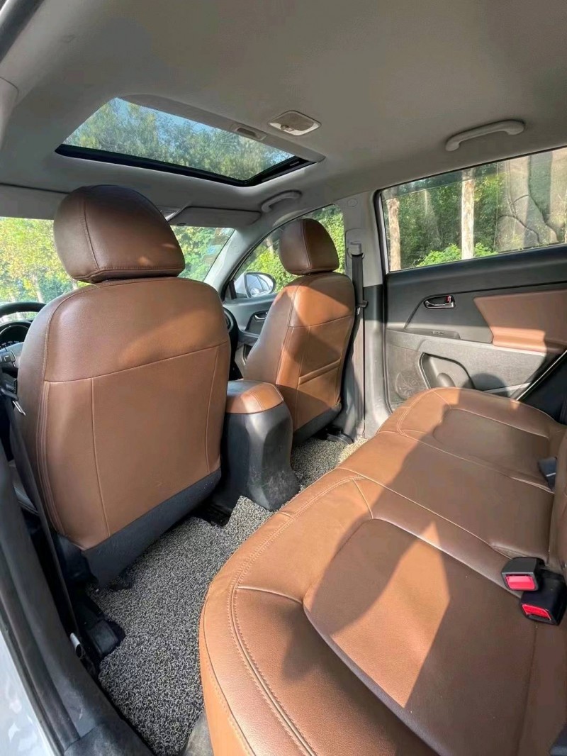 保定13年起亚智跑6