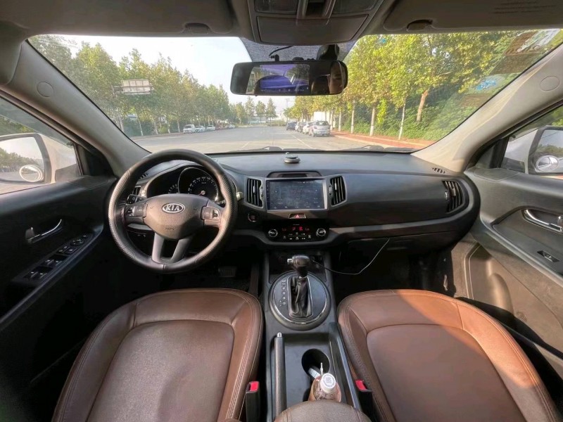 保定13年起亚智跑8