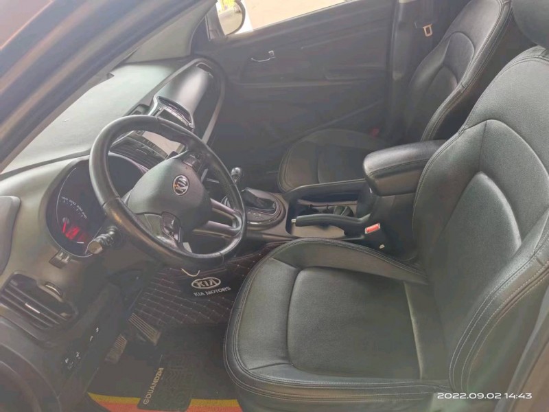 保定13年起亚智跑6