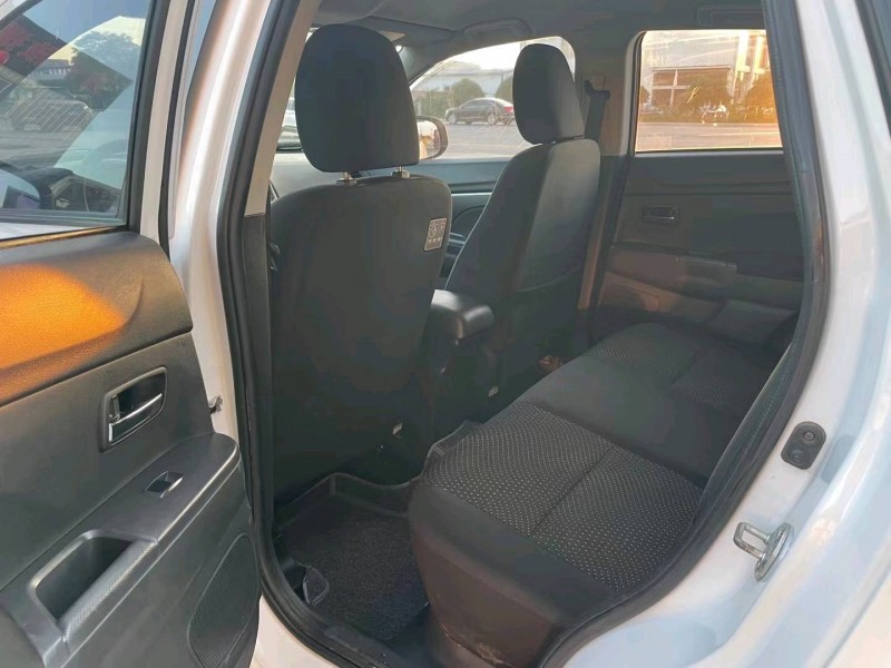 保定15年三菱劲炫3