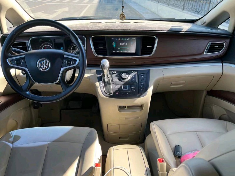 东营19年别克GL85