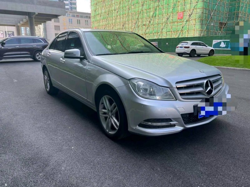 东营13年奔驰C2