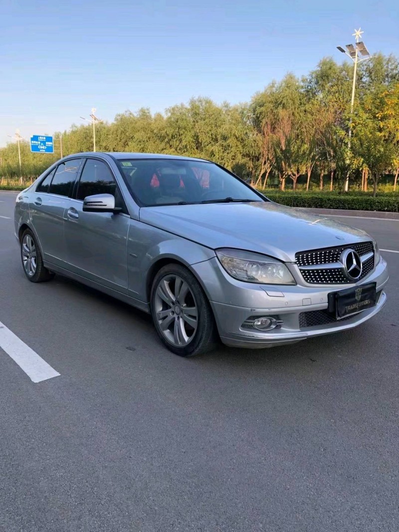东营11年奔驰C3