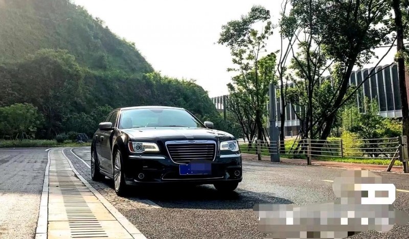 徐州14年克莱斯勒300C1