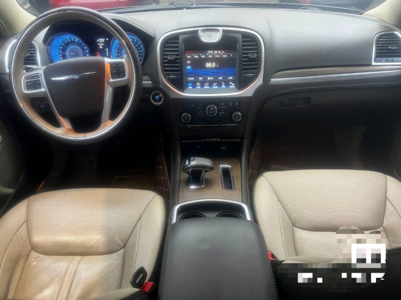 徐州14年克莱斯勒300C3