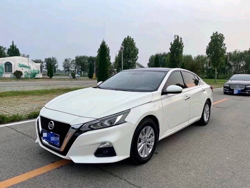 東營20年日產天籟2
