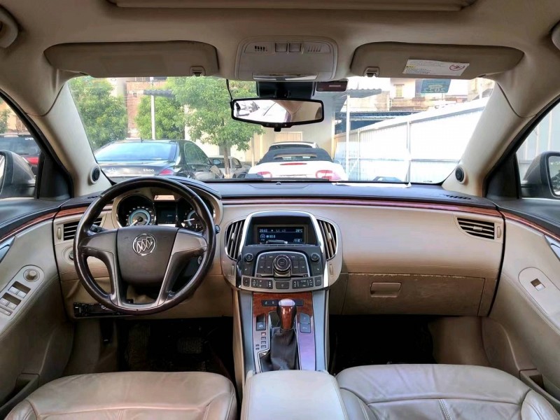 广州11年别克君越8