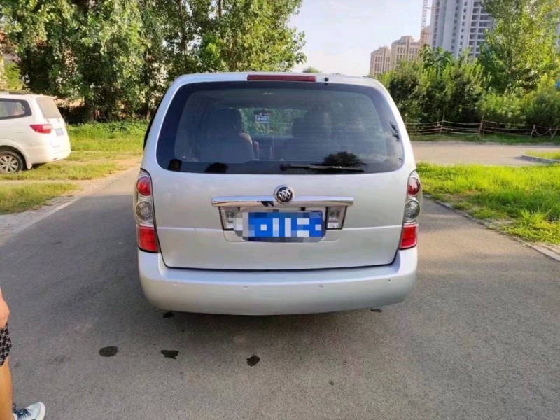 北京12年别克GL85