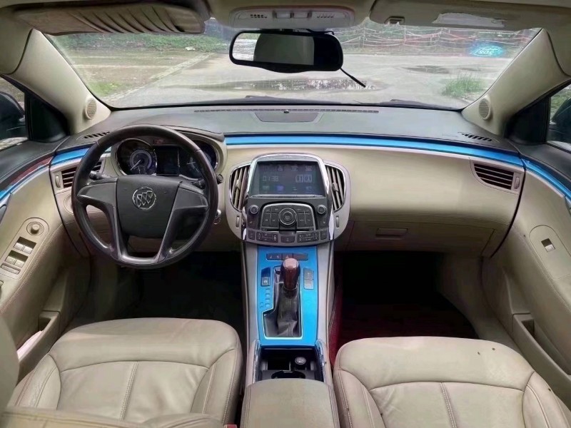 北京11年别克君越5