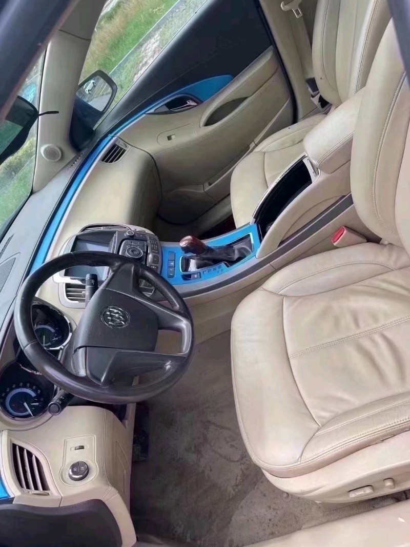 北京11年别克君越8