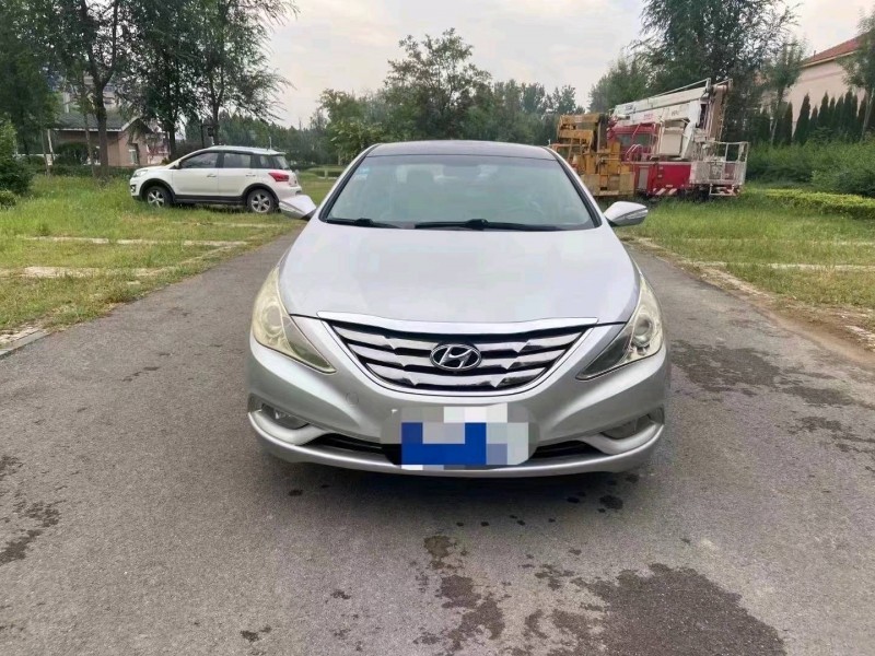 北京13年现代索纳塔八1