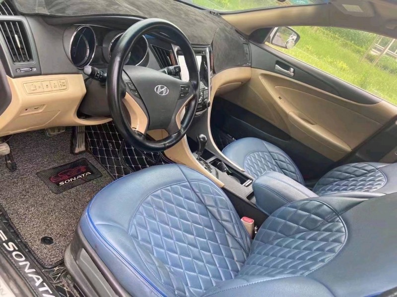 北京13年现代索纳塔八2