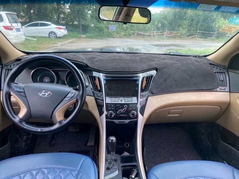 北京13年现代索纳塔八8