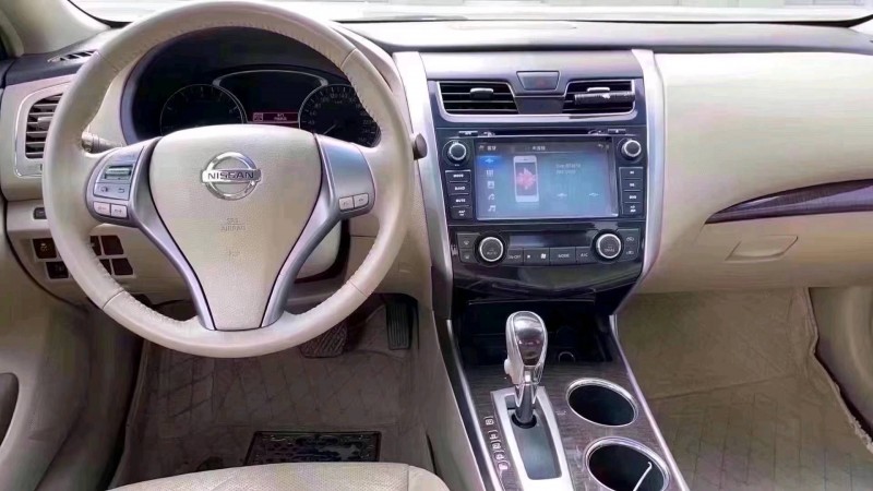 北京16年日产天籁9