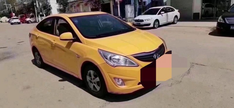 北京12年现代瑞纳3