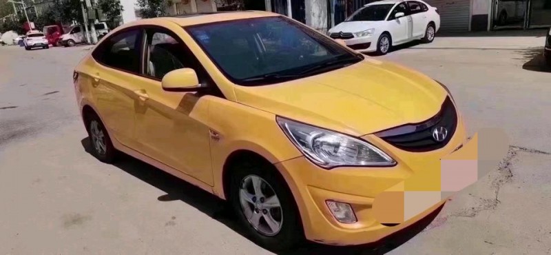 北京12年现代瑞纳6